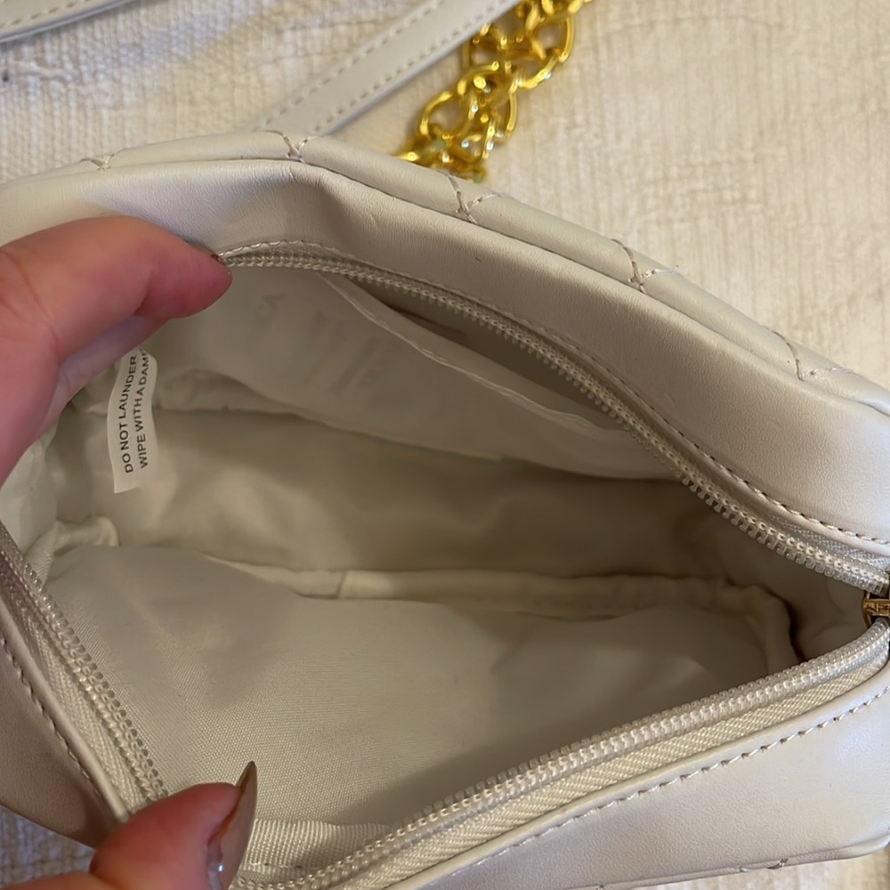 IMAN - white, link chain mini leather crossbody- EUC - Picture 3 of 6